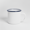 Emaille-Tasse mit dunkelblauem Rand